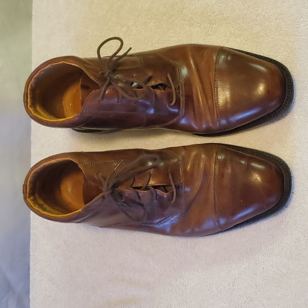Johnston and Murphy Cellini brown leather noots. Size 10. Pre-owned